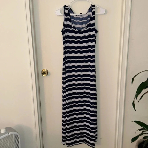 Ronni Nicole Dresses & Skirts - - NWOT Blue and white striped sleeveless dress